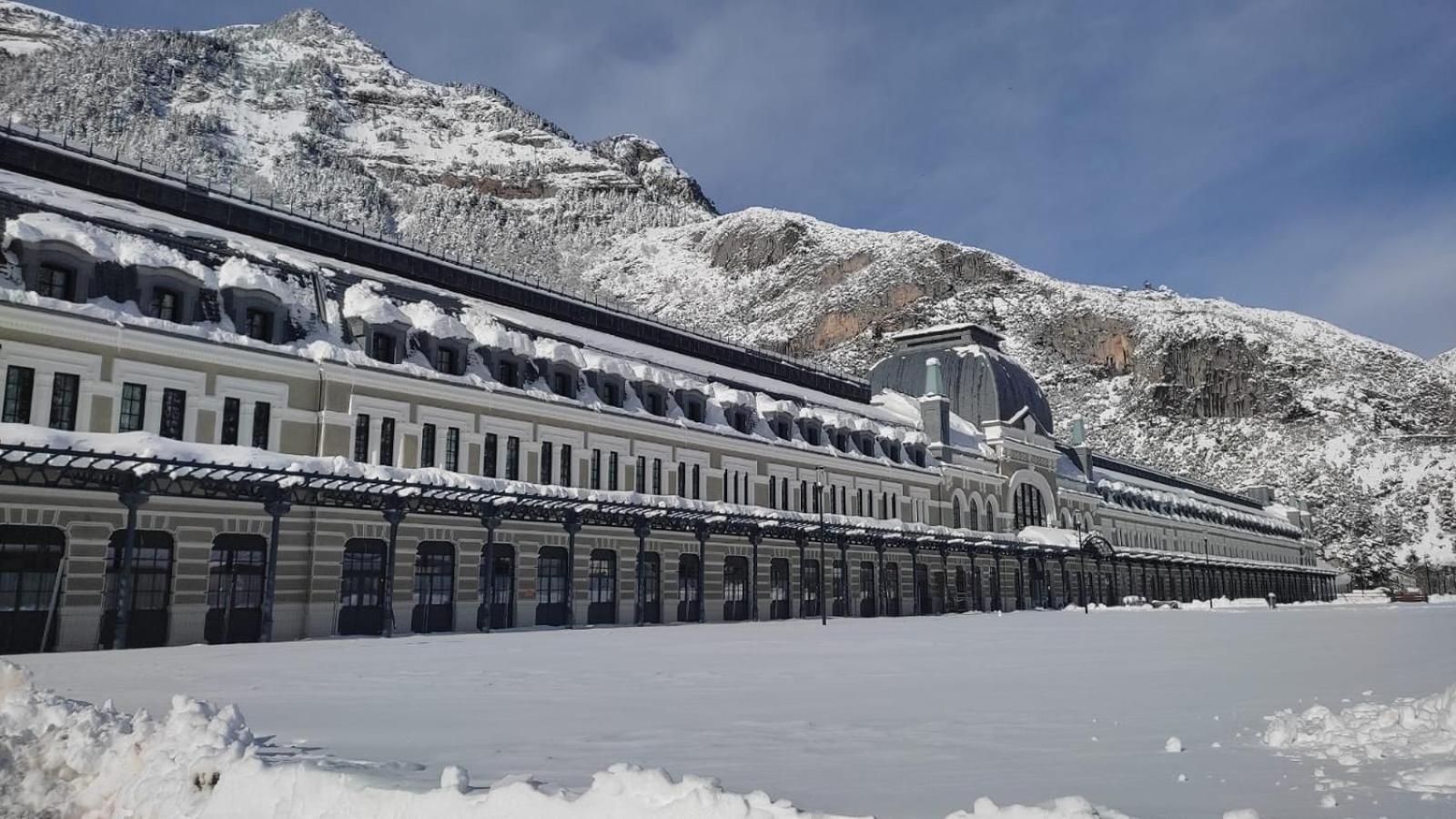Апартаменты Arce Avairent Canfranc Estacion Экстерьер фото